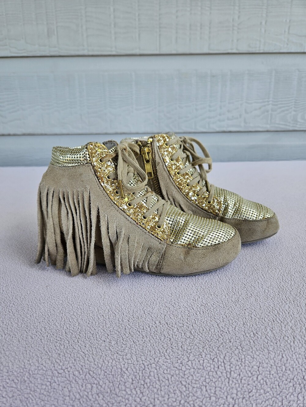 Joyfolie Felicity Microfiber Suede Fringe Bootie Toddler SZ 9 Taupe Gold Zipper